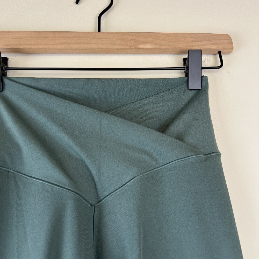 OFFLINE By Aerie Green Real Me High Waisted Crossover Leggings - Picture 3 of 7